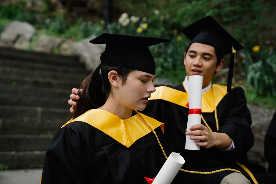 Top 10 Best Scholarships for Asian Americans in High School